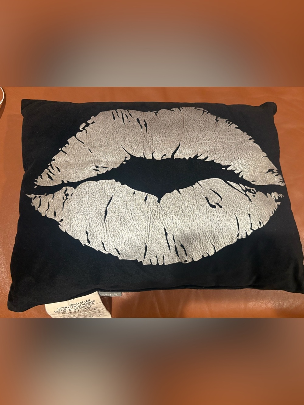 DORMIFY Velvet Kiss Throw Pillow Black/Silver Metallic Kiss (used)